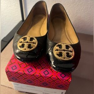 Tory Burch Chelsea Cap Toe Black Patent Leather Flats Size 6